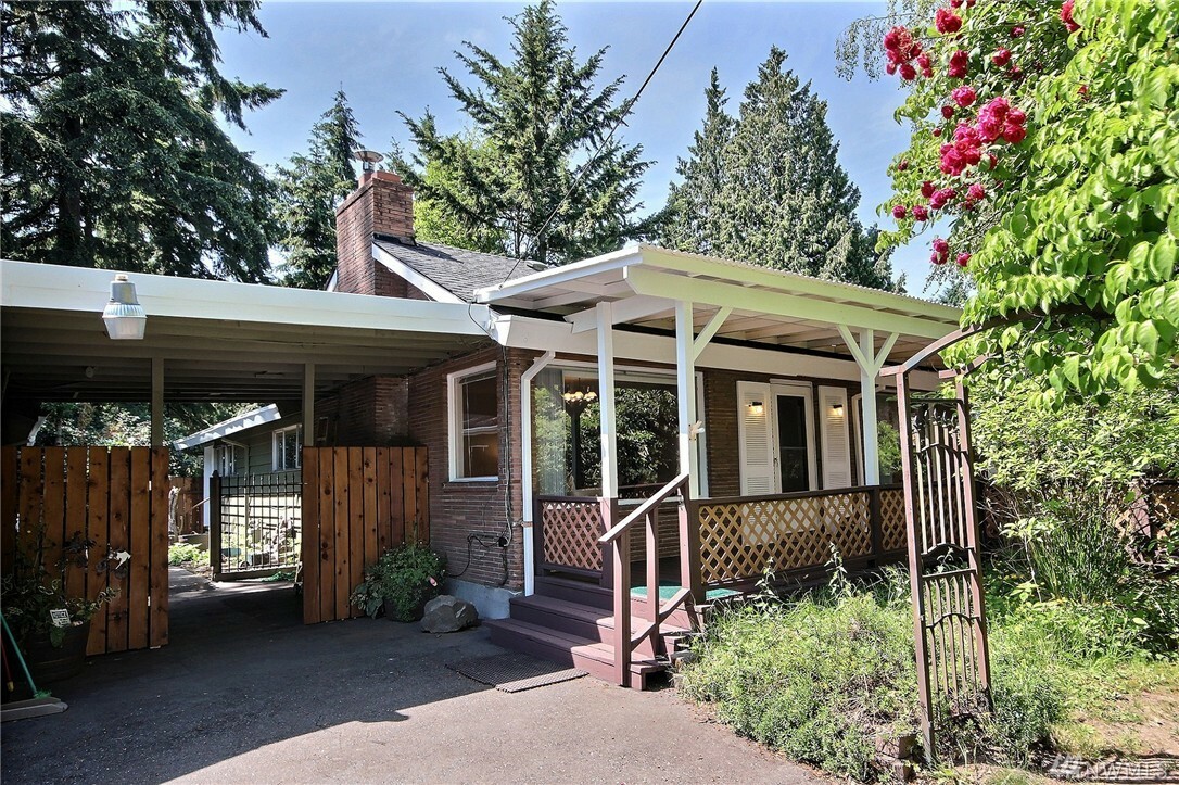 Property Photo:  14423 SW 15th Ave SW  WA 98166 