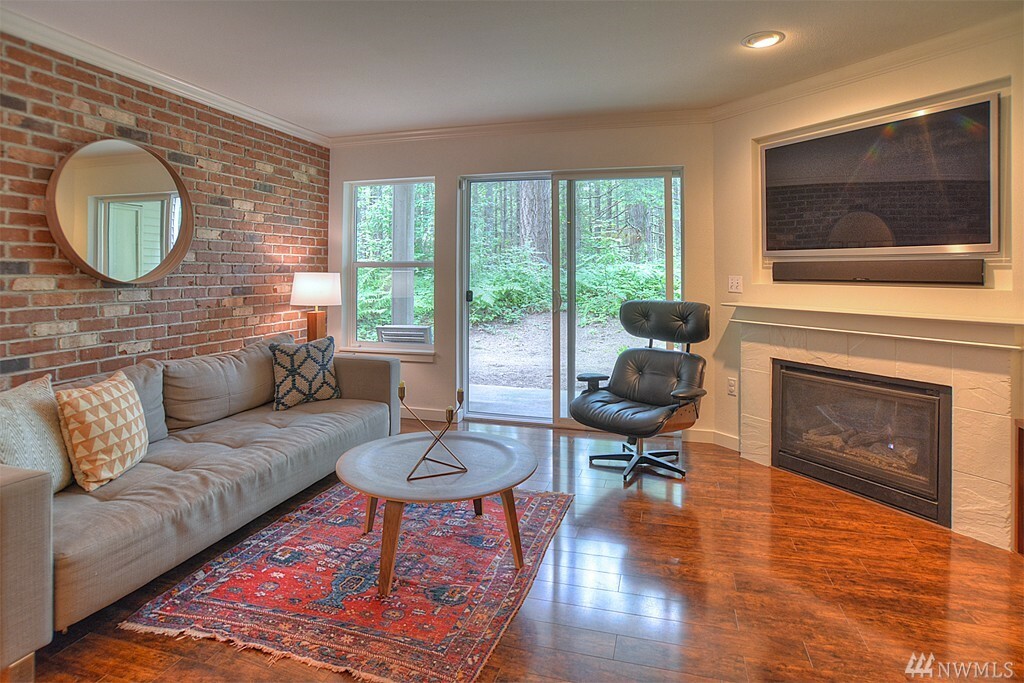 Property Photo: 25025 SE Klahanie Blvd D102 WA 98029