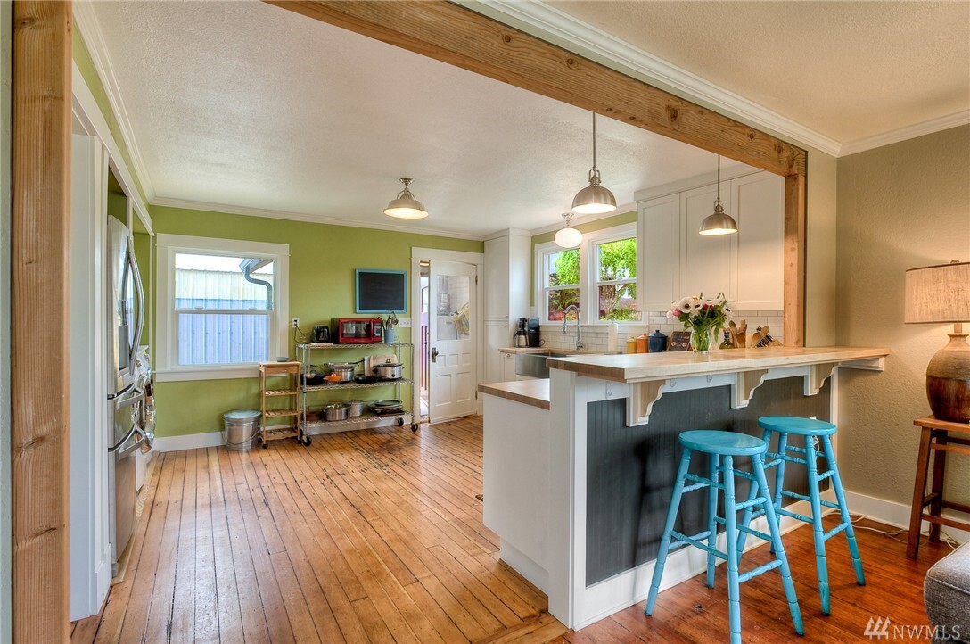Property Photo:  1815 I St  WA 98225 