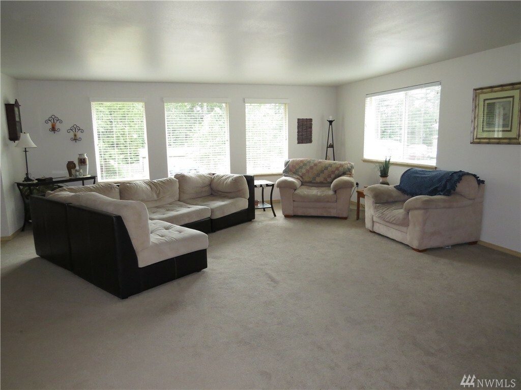 Property Photo: 261 SE Fuchsia Ave WA 98584