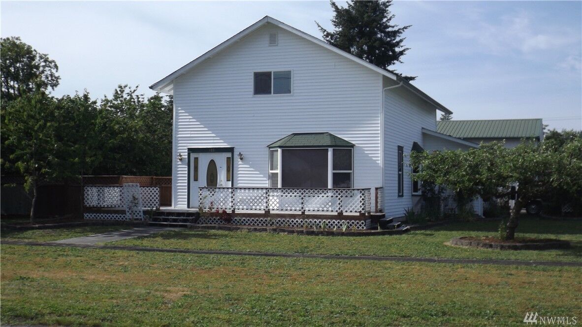 Property Photo:  103 W Harris  WA 98568 