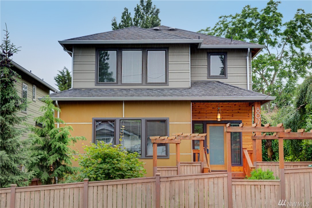 807 NW 88th St  Seattle WA 98117 photo