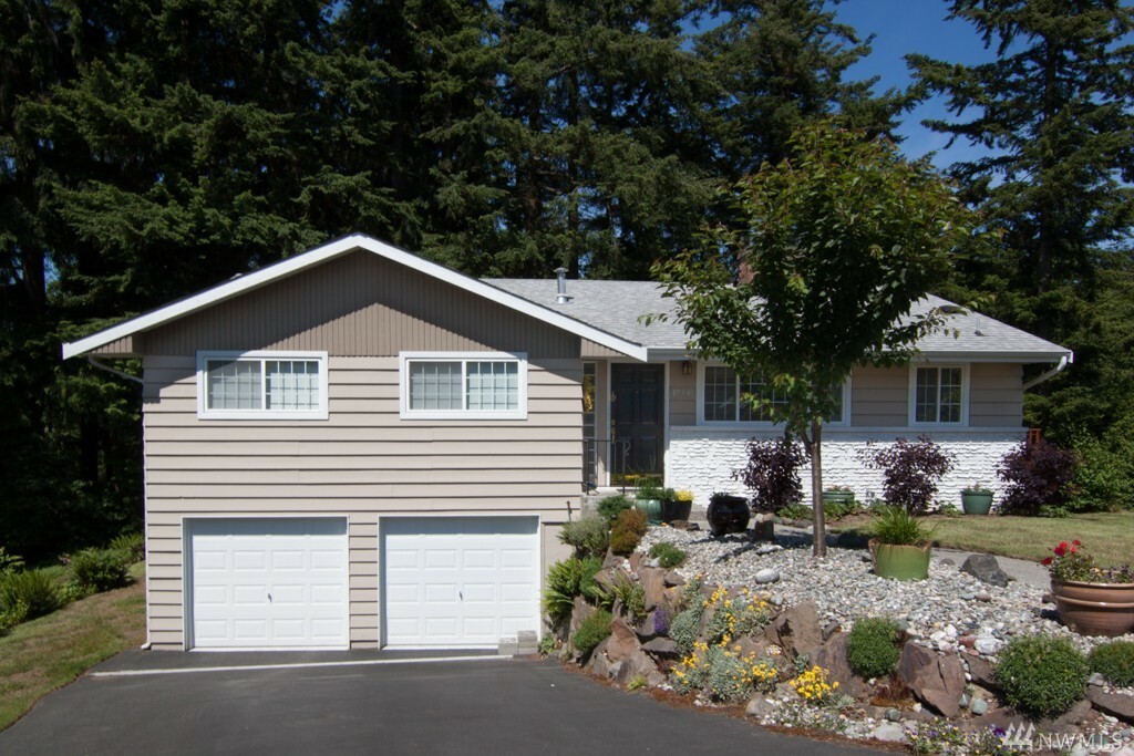 Property Photo:  17908 75th Place W  WA 98026 