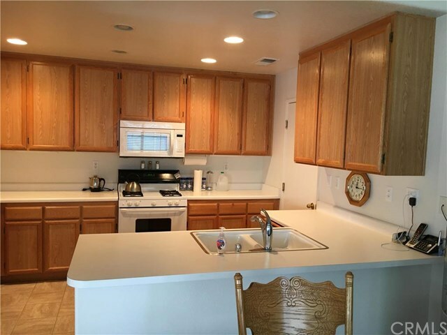 Property Photo: 40688 Corte Albara CA 92562
