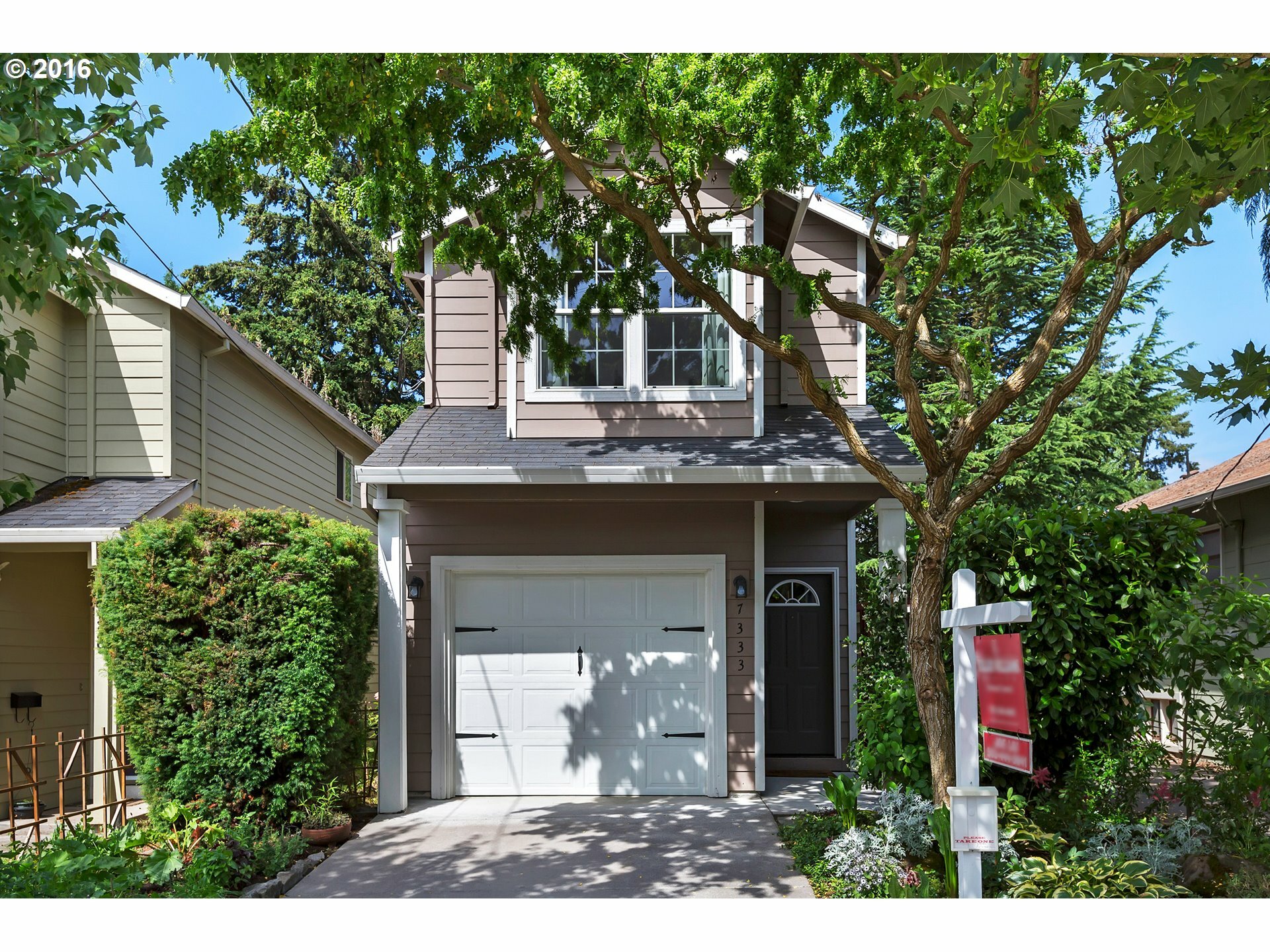 Property Photo: 7333 SE 46th Ave OR 97206