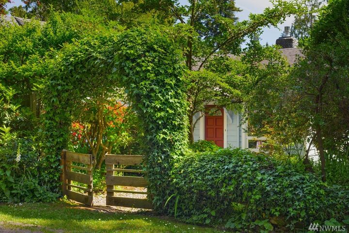 Property Photo:  20510 Division St NE  WA 98342 