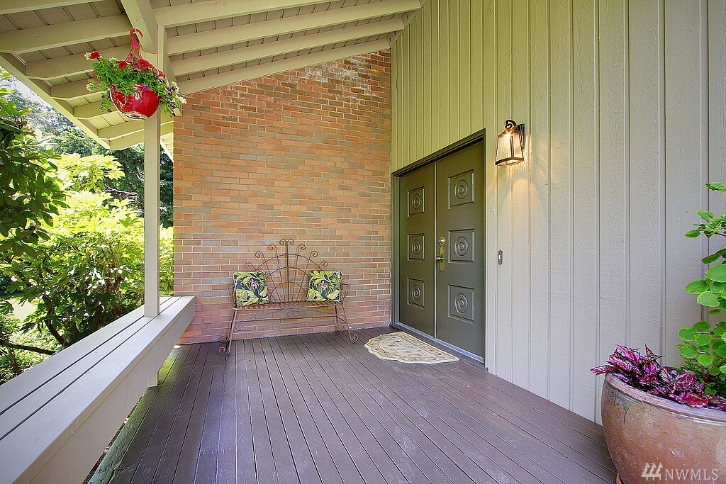Property Photo: 4760 89th Ave SE WA 98040