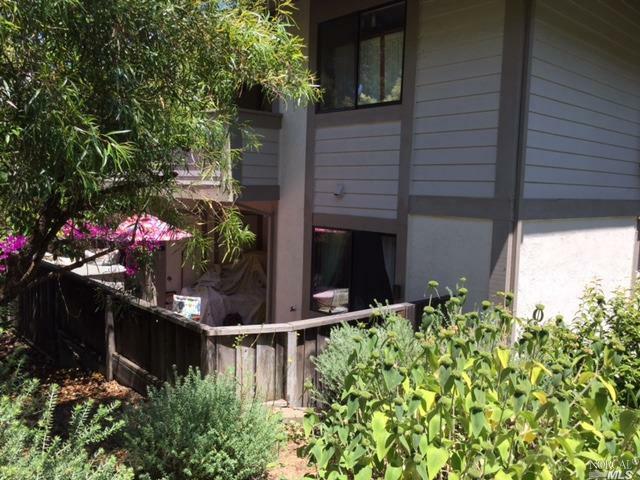 Property Photo: 16 Woodstock Court CA 94903