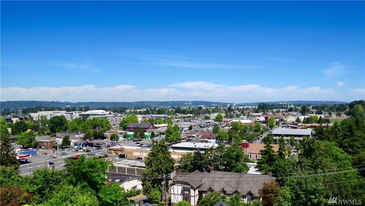 Property Photo:  317 Kennebeck Ave S 301  WA 98030 