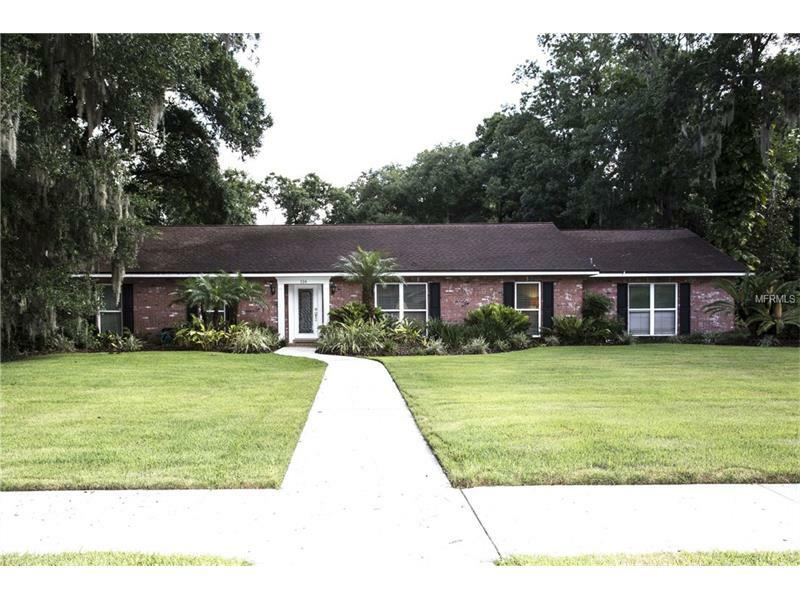 Property Photo: 116 Laurel Tree Way FL 33511