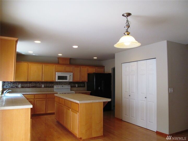 Property Photo:  3113 SW 311th St  WA 98023 