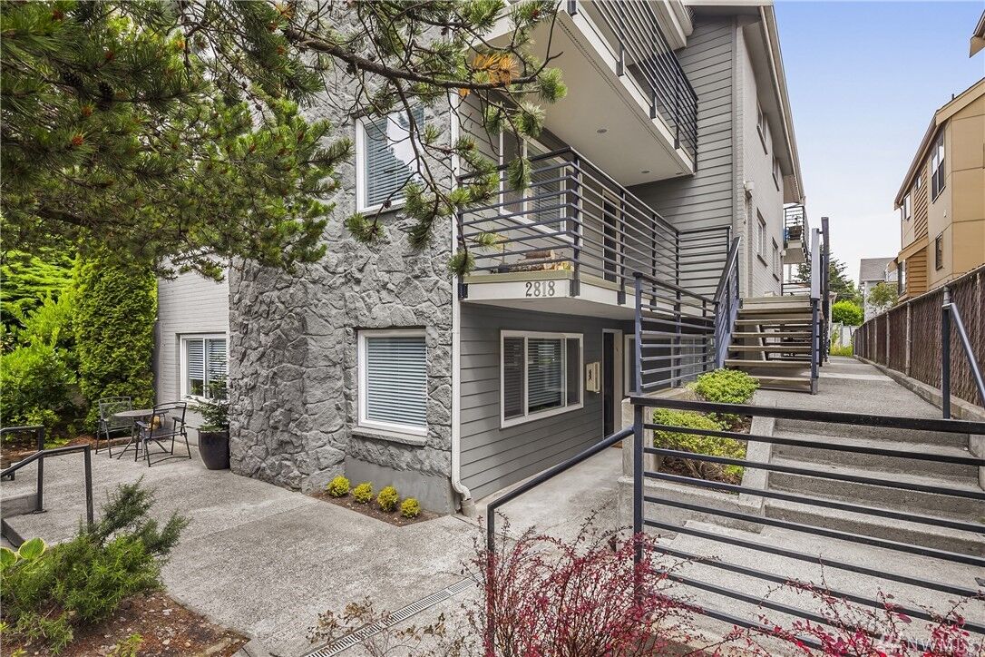 Property Photo:  2818 NW 56th St 202  WA 98107 