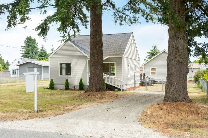 Property Photo:  17015 Park Ave S  WA 98387