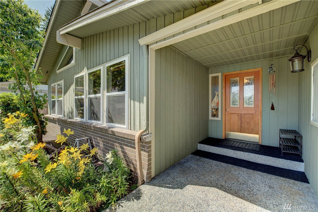 Property Photo: 5523 178th Place SW WA 98037