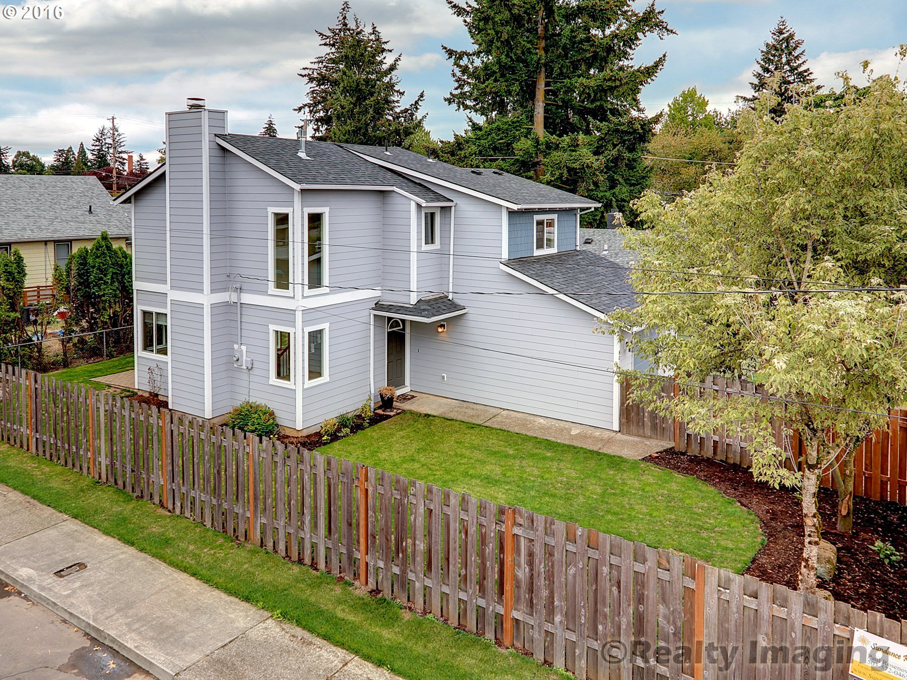 Property Photo: 8010 SE Henry St OR 97206