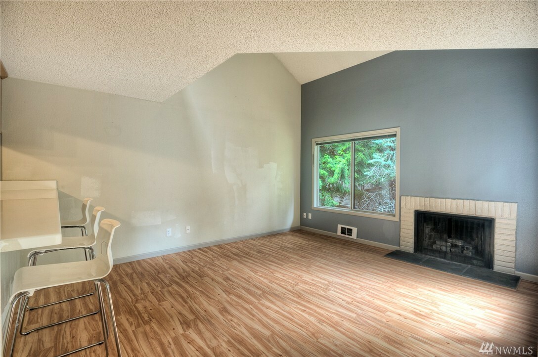 Property Photo:  4416 145th Ave NE G6  WA 98007 