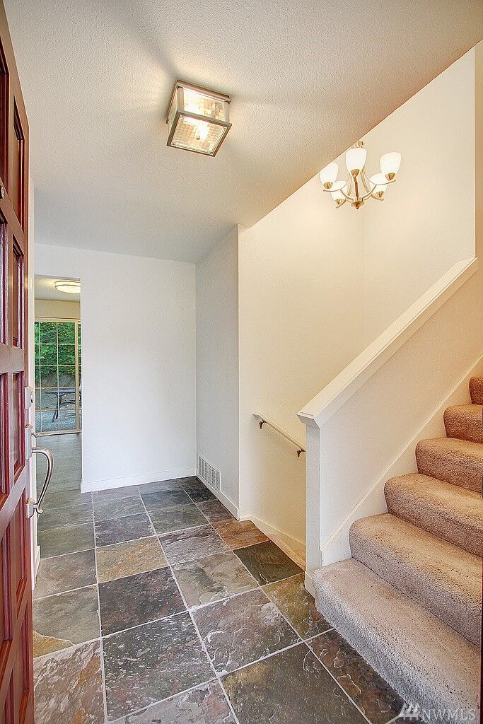 Property Photo:  1004 176th Ave NE  WA 98008 