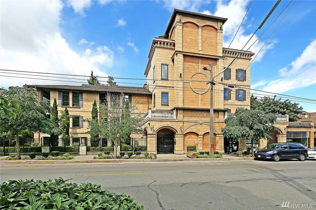 Property Photo:  745 Bellevue Ave E 203  WA 98102 