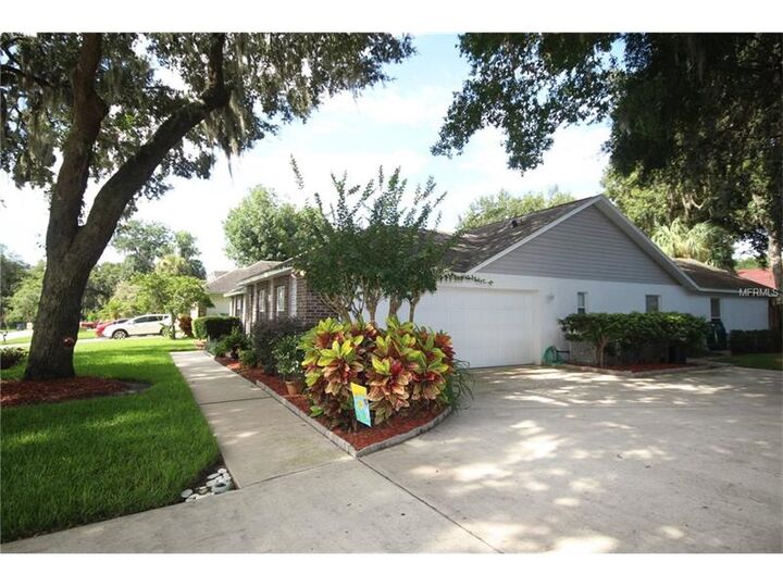 Property Photo: 514 Covington Park Street FL 33584