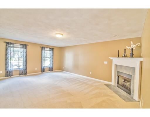 Property Photo:  9 Lindsays Way 9  MA 01834 