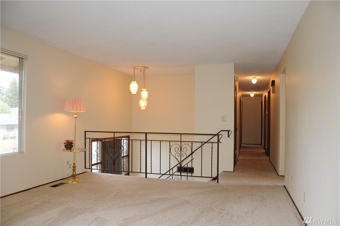 Property Photo:  1900 163rd Ave NE  WA 98008 