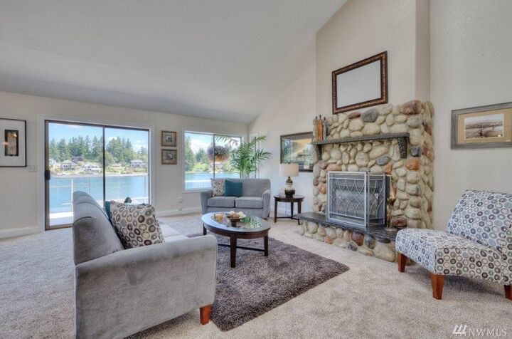 Property Photo:  2329 185th Ave E  WA 98391 