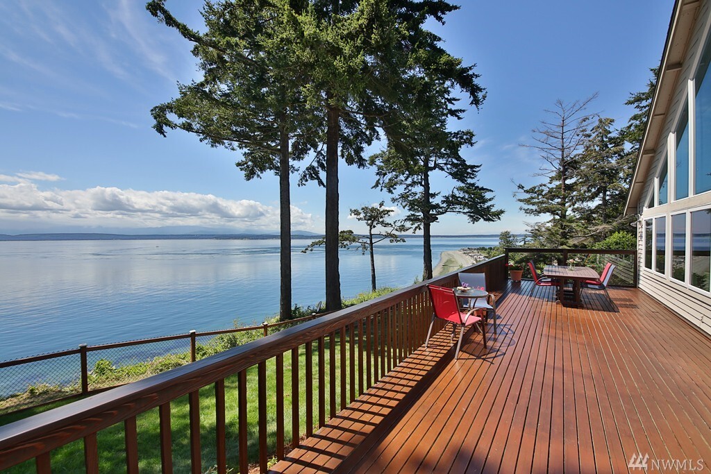 Property Photo: 5028 Scurlock Rd WA 98249
