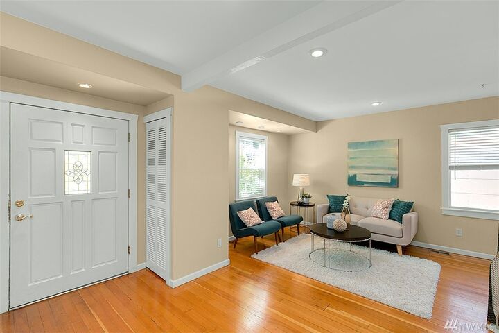 Property Photo:  5228 40th Ave SW  WA 98136 