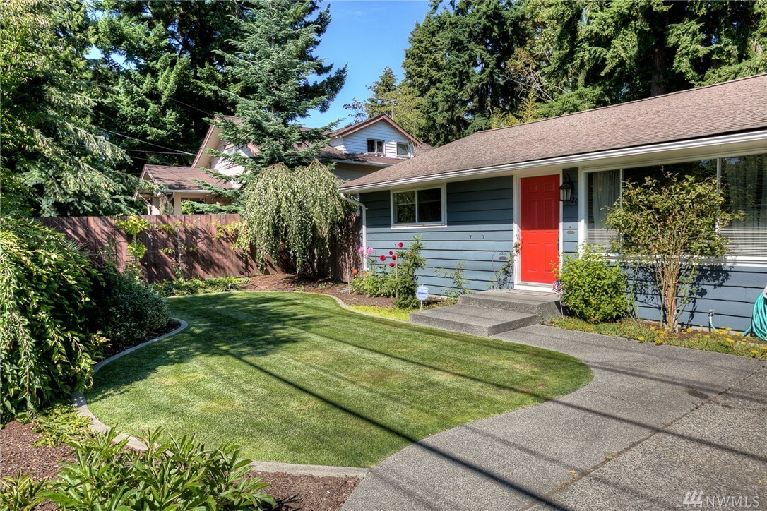 Property Photo:  14426 4th Ave SW  WA 98166 