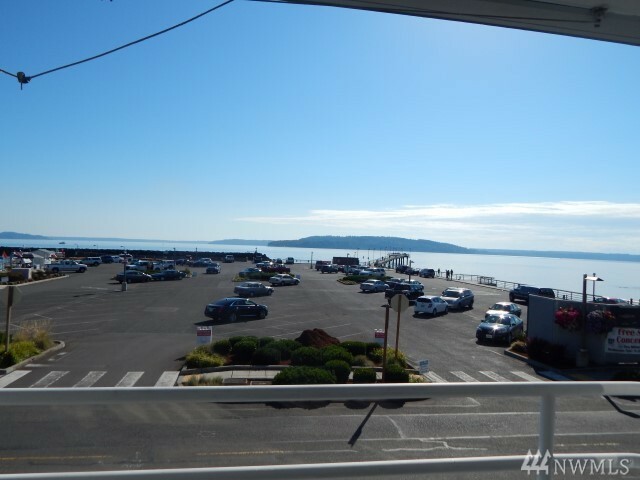 Property Photo:  22211 Cliff Ave S 104  WA 98198 