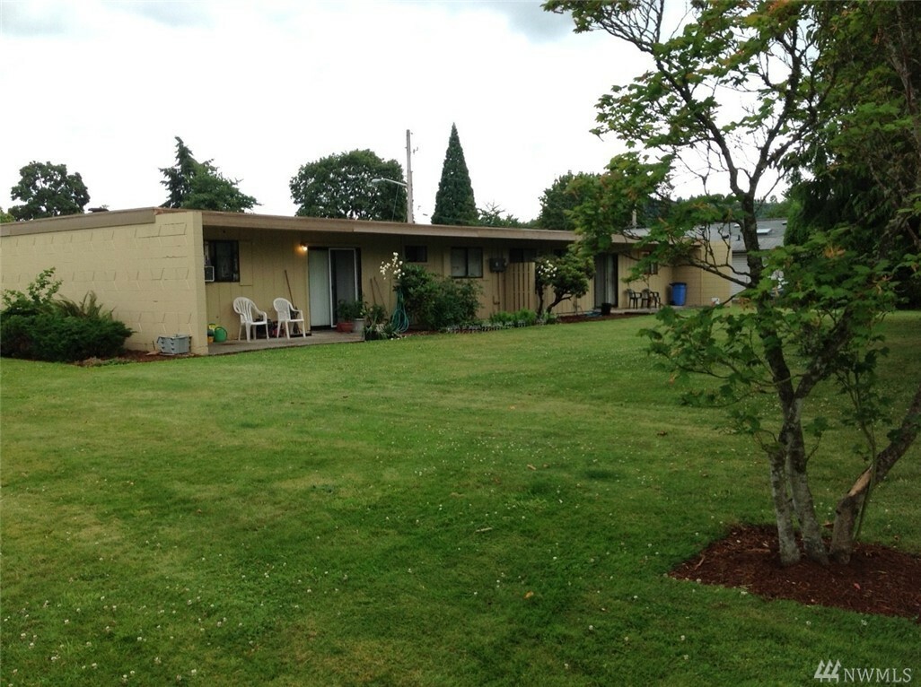 Property Photo:  501 11th St SE  WA 98372 