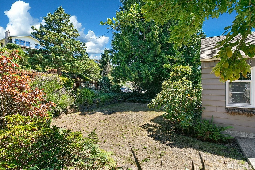 Property Photo:  4803 46th Ave SW  WA 98116 