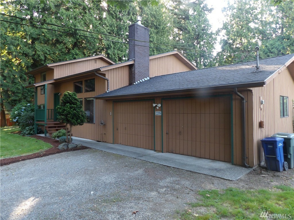 Property Photo:  2209 Cedar Lane  WA 98274 