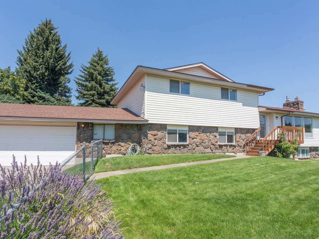 Property Photo: 5 N Molter Rd WA 99019-9414