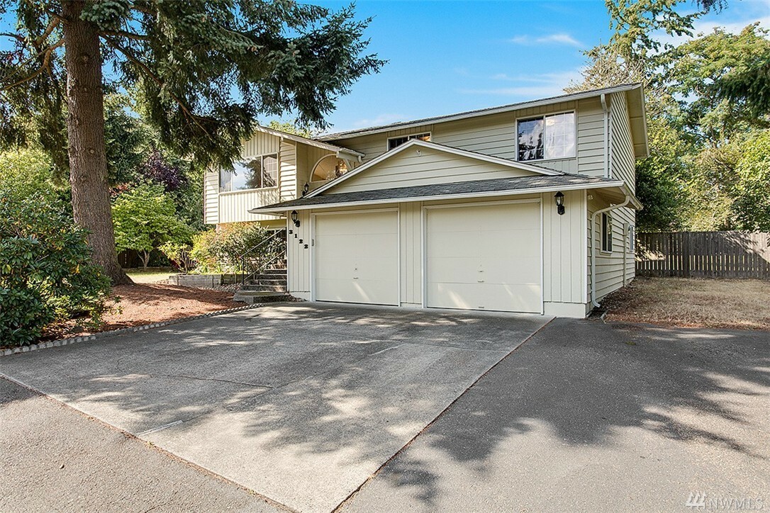 Property Photo:  3122 NE 197th Place  WA 98155 