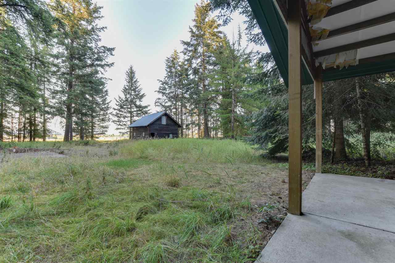 Property Photo:  32609 N Spotted Rd  WA 99006 