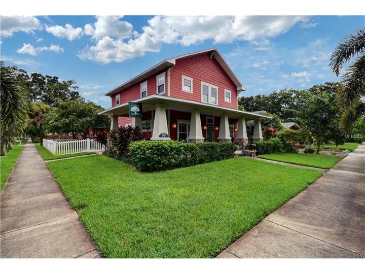 Property Photo: 2163 2nd Avenue N FL 33713