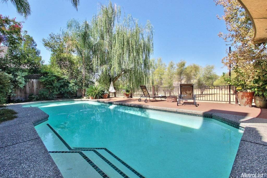 Property Photo: 2609 Swindon Court CA 95765