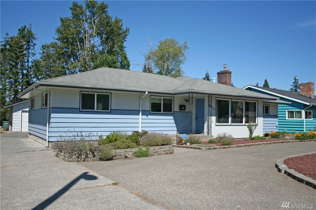 Property Photo:  611 E Sunset Dr  WA 98225 