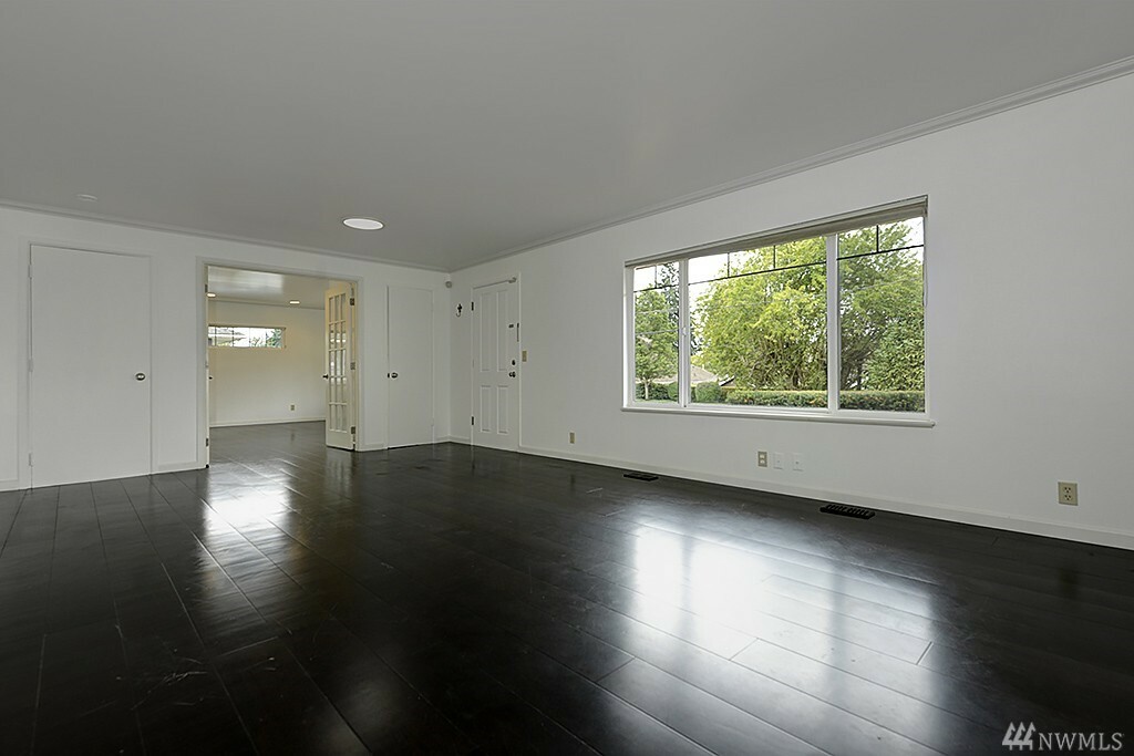 Property Photo: 6442 112th Ave SE WA 98006