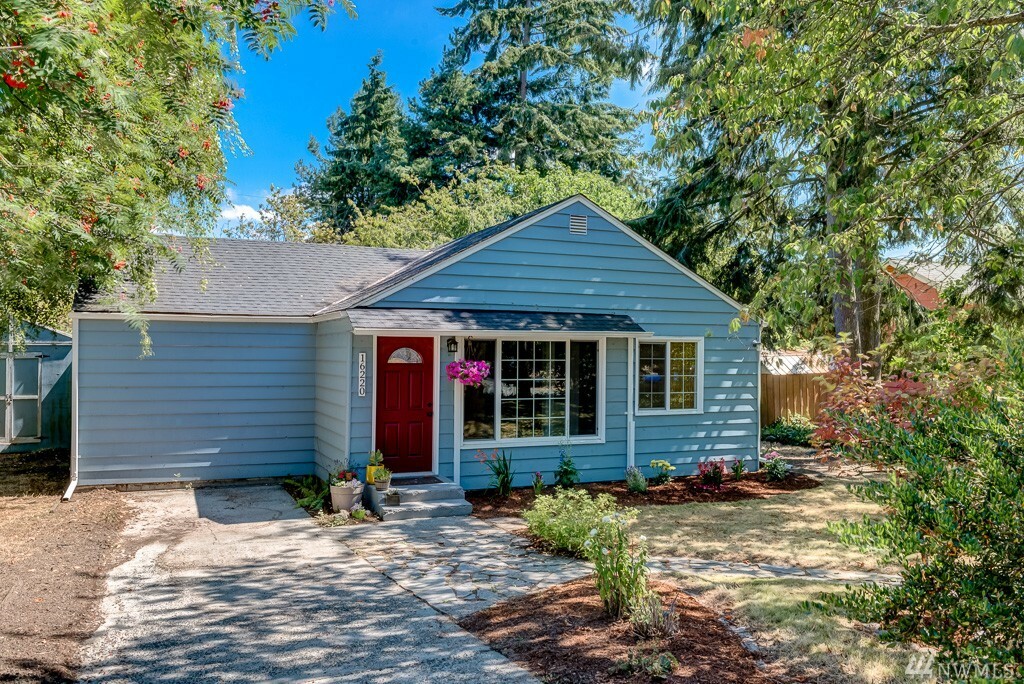 Property Photo:  16220 8th Ave NE  WA 98155 