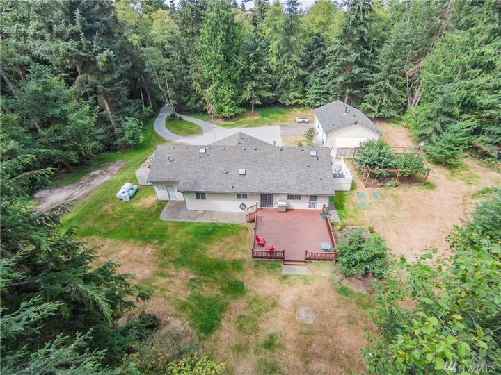 Property Photo:  706 Ellwood Dr  WA 98239 