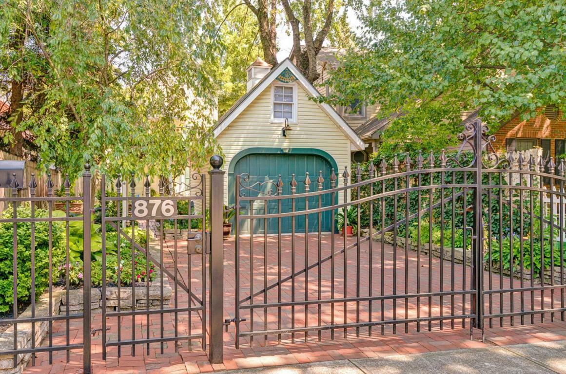 Property Photo: 876 Ebner Street OH 43206