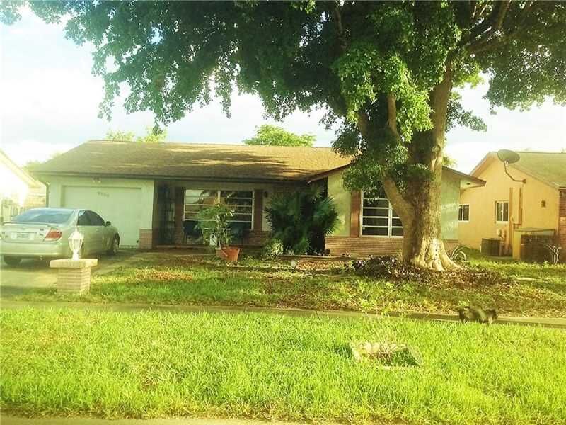 Property Photo: 9220 NW 32 Manor FL 33351