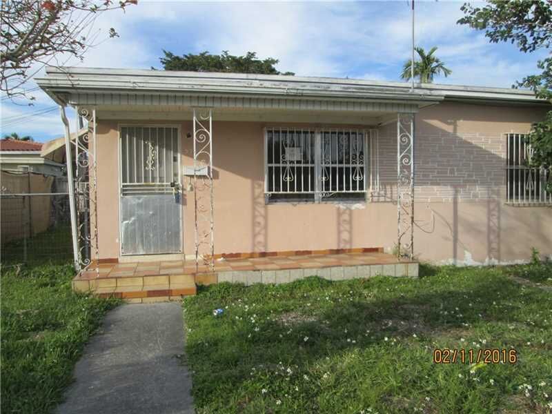 Property Photo:  5981 NW 3rd St  FL 33126 