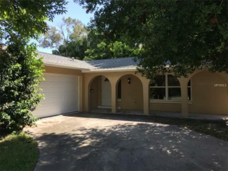 Property Photo:  5601 Venetian Boulevard NE  FL 33703 