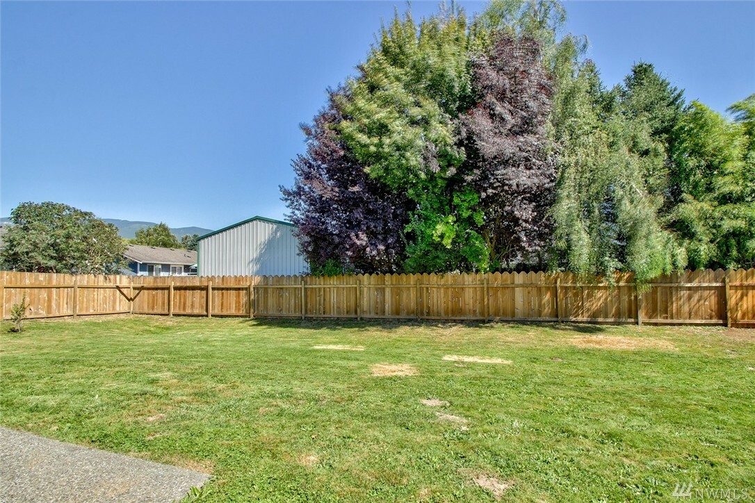 Property Photo:  941 Summer Meadows Ct  WA 98284 