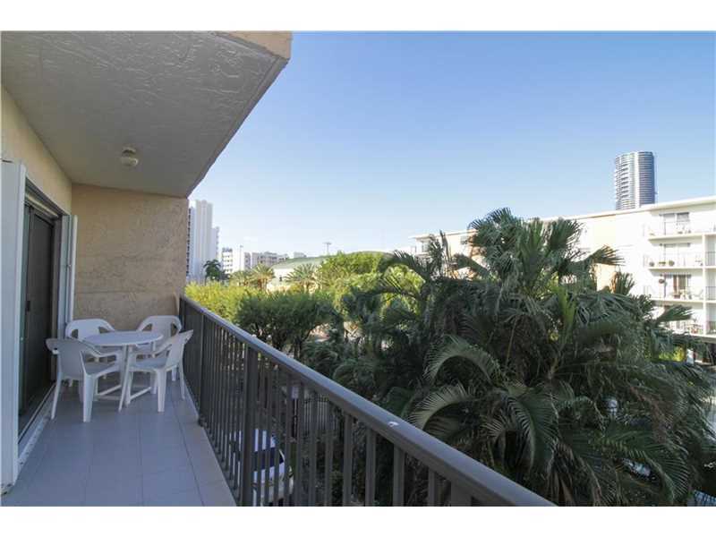 Property Photo: 250 181st Dr 204 FL 33160