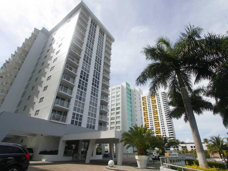 Property Photo: 1228 West Av 810 FL 33139