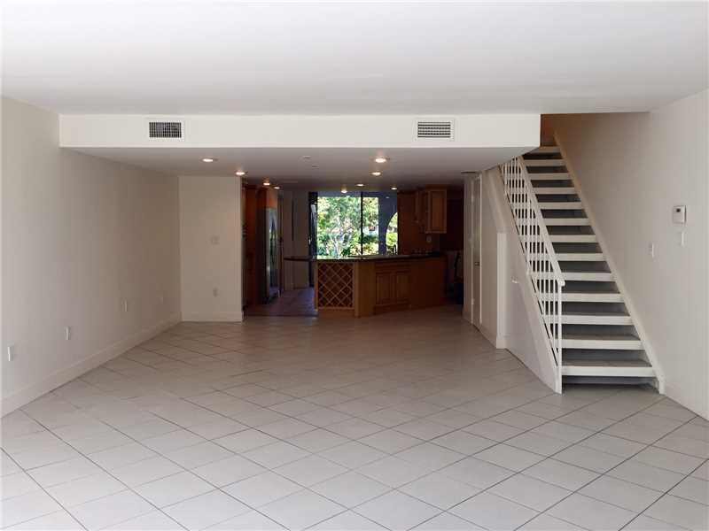 Property Photo: 350 Grapetree Dr 416 FL 33149